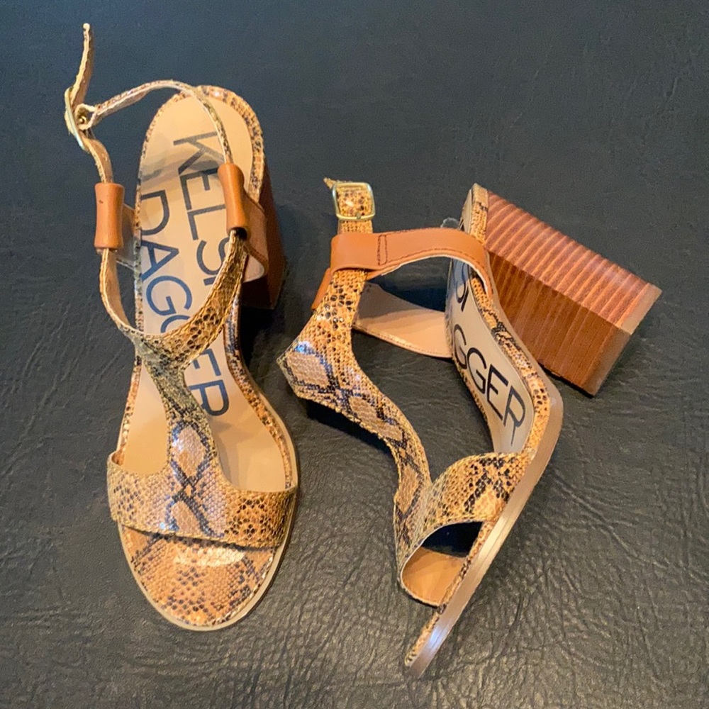 Kelsi Dagger 4” stacked heel size 8M